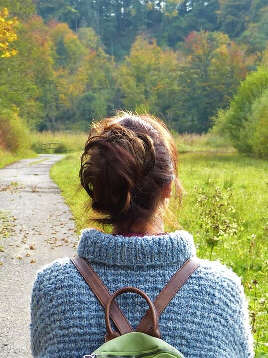 Frau auf dem Weg zur ganzheitlichen Gesundheit